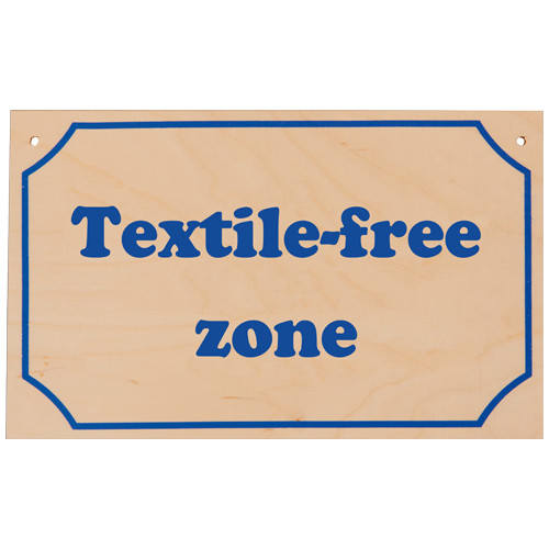 Schild "Textilfreie Zone" - englisch